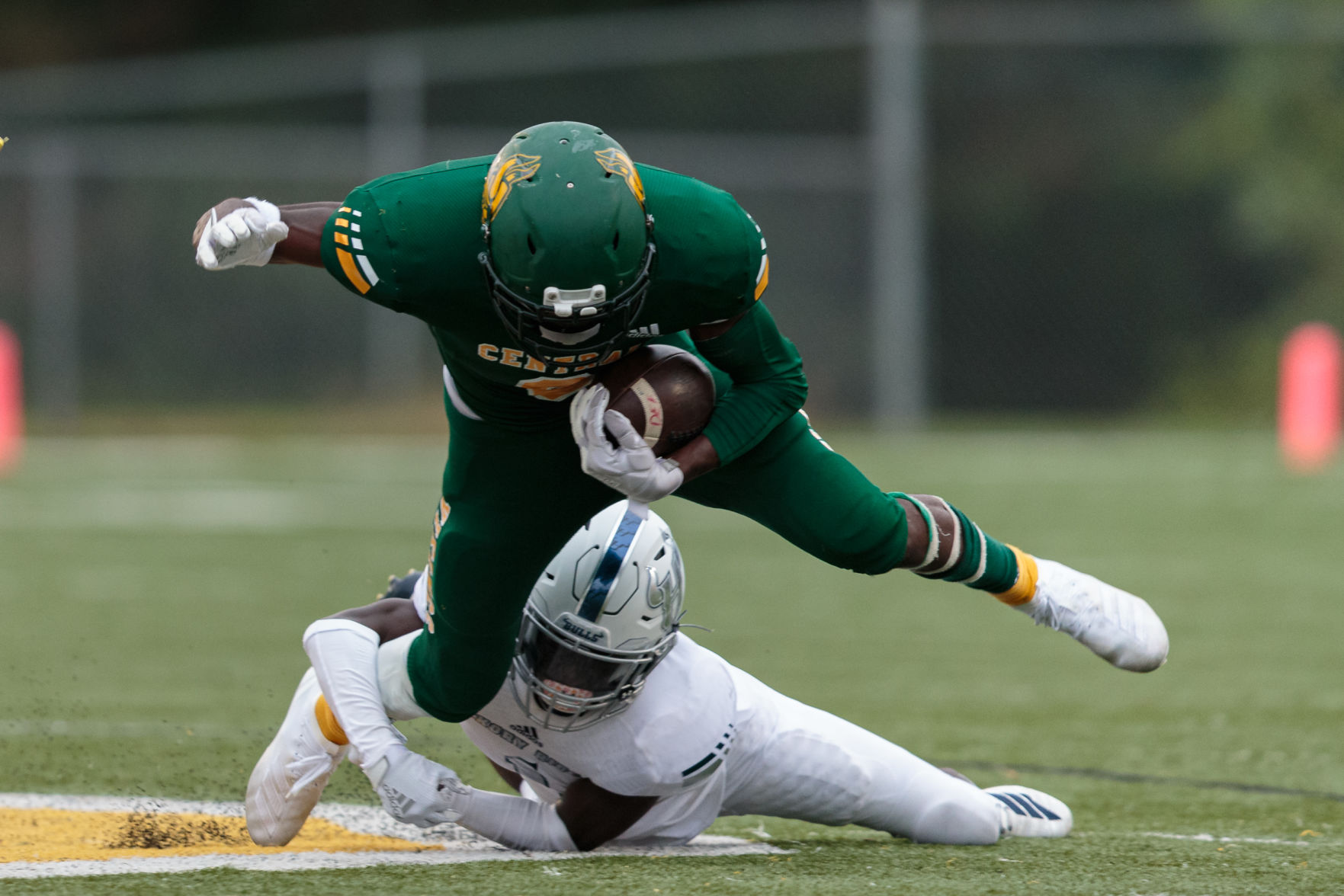 The Ragin' Bulls come from behind in the Battle of the Horns to defeat the Vikings 27-20.